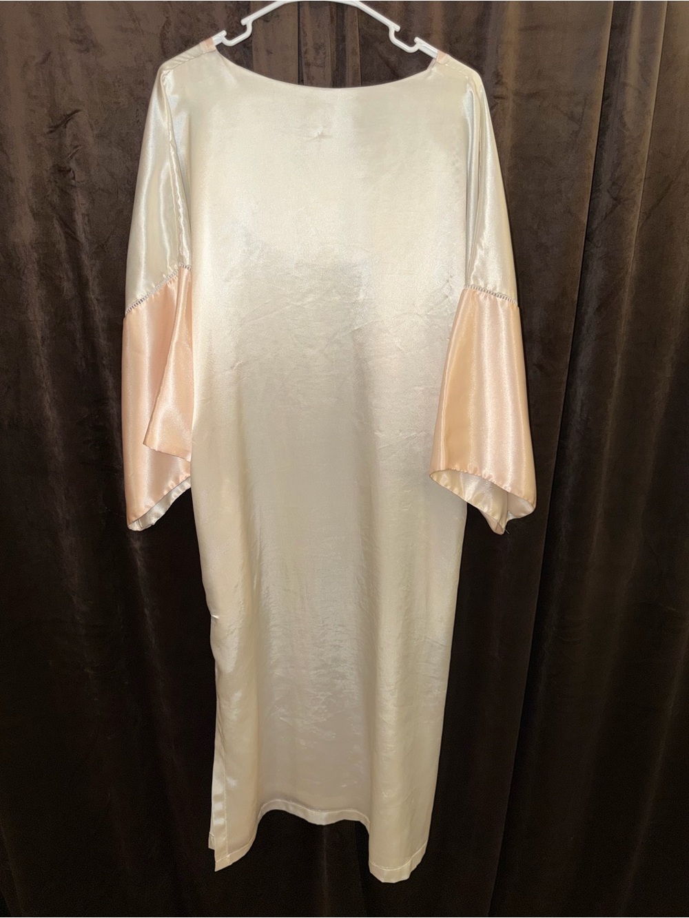 Silk-Look Pink & Cream Floral Embroidered Sleep Caftan - Picture 3 of 4